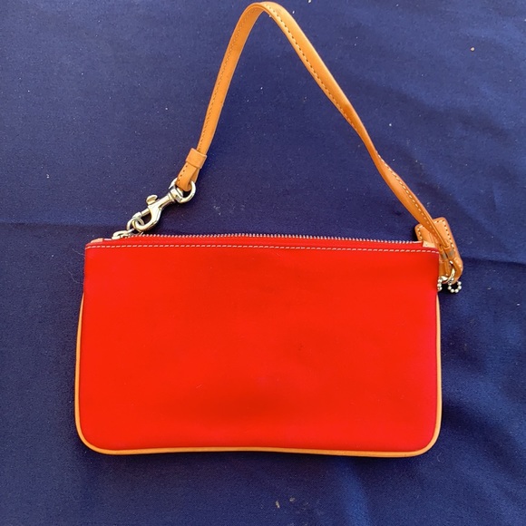 Coach - Picture 3 of 4